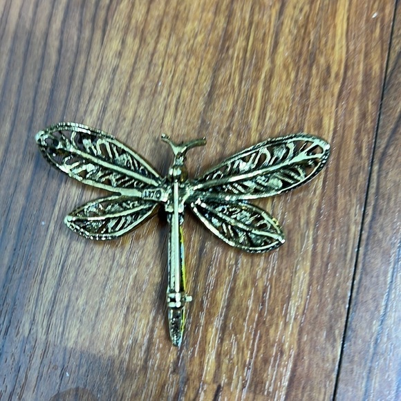 ART Vintage Butterfly Brooch with Pearl & Floral Accents - Picture 2 of 5